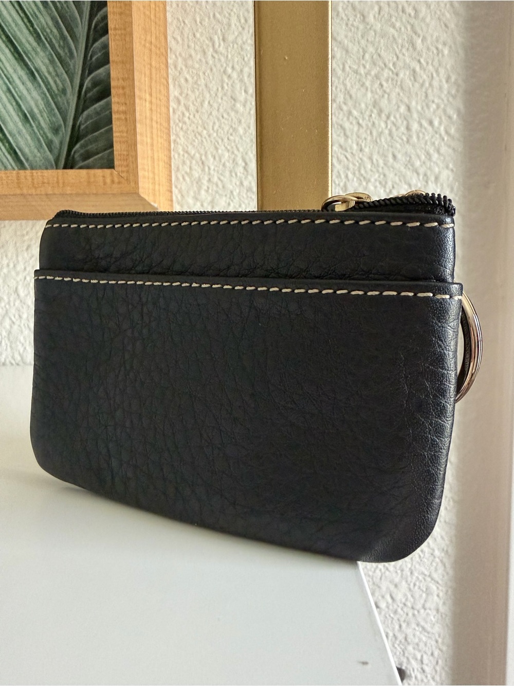 đ¤ Dooney & Bourke Black Leather Coin Purse Key Pouch Red Lining vintage piece - Picture 9 of 10